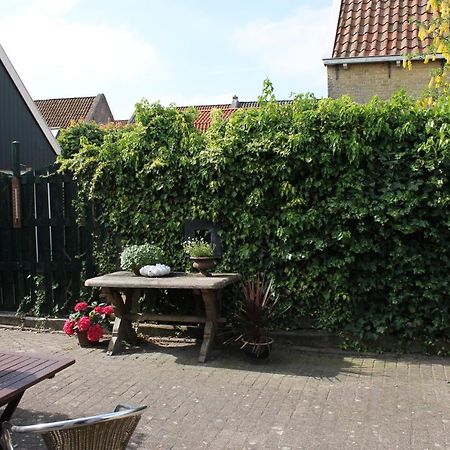 Aan De Haven Bed & Breakfast Woudsend Exterior photo