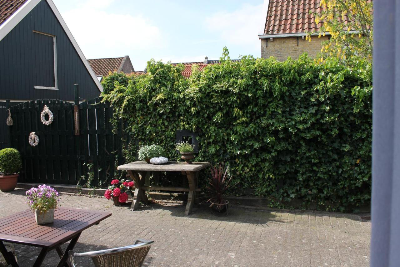 Aan De Haven Bed & Breakfast Woudsend Exterior photo